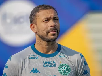 Goleiro é expulso após chamar árbitro de 'maconheiro' em jogo pela Série B