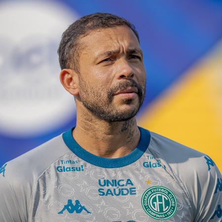 Vladimir, goleiro do Guarani, durante partida contra o Chapecoense pelo Brasileirão B 2024