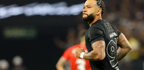 O CRAQUE VAI JOGAR! Corinthians realiza treino e conta com Memphis Depay contra o Racing