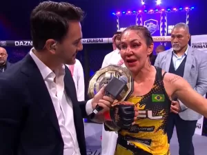 PFL: Cris Cyborg supera Larissa Pacheco e conquista título inédito; Problema é nocauteado por Ngannou