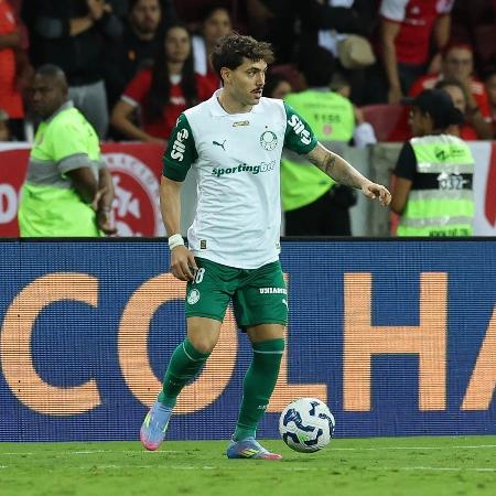 Maurício voltou a atuar pelo Palmeiras na partida contra o Internacional após dois meses fora - Cesar Greco/Palmeiras