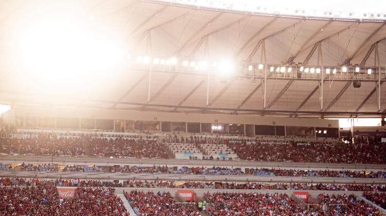 Maracanã teve nova iluminação a partir do Flamengo x São Paulo Maracanã teve nova iluminação a partir do Flamengo x São Paulo
