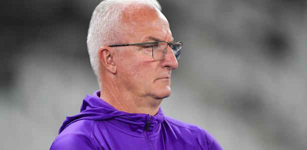 Dorival celebra retorno de Yuri após mais de dois meses: 'Único no elenco'