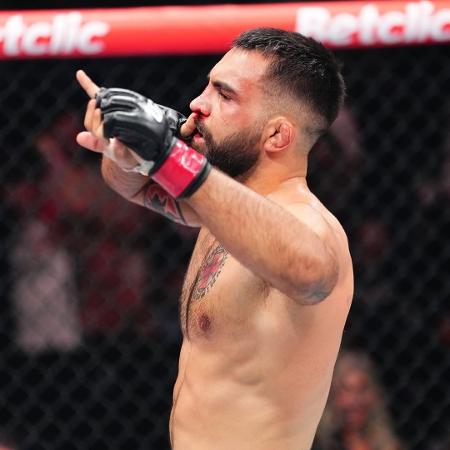 Maurício Ruffy sofre com estratégia de Saint-Denis e perde a 1ª no UFC