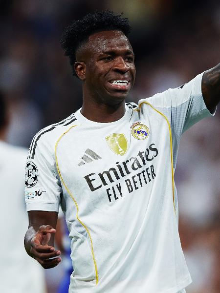 Vini Jr em ação durante Real Madrid x Olympique de Marselha, duelo da Champions League