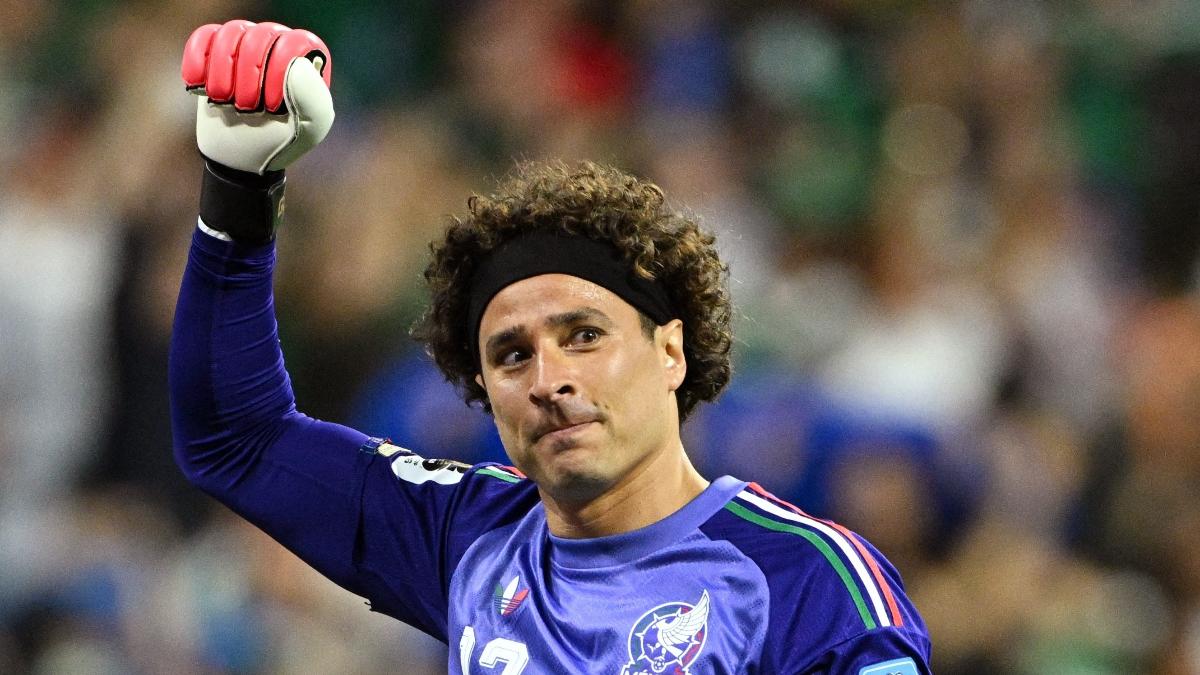 Ochoa anuncia aposentadoria do futebol após disputar 6ª Copa do Mundo