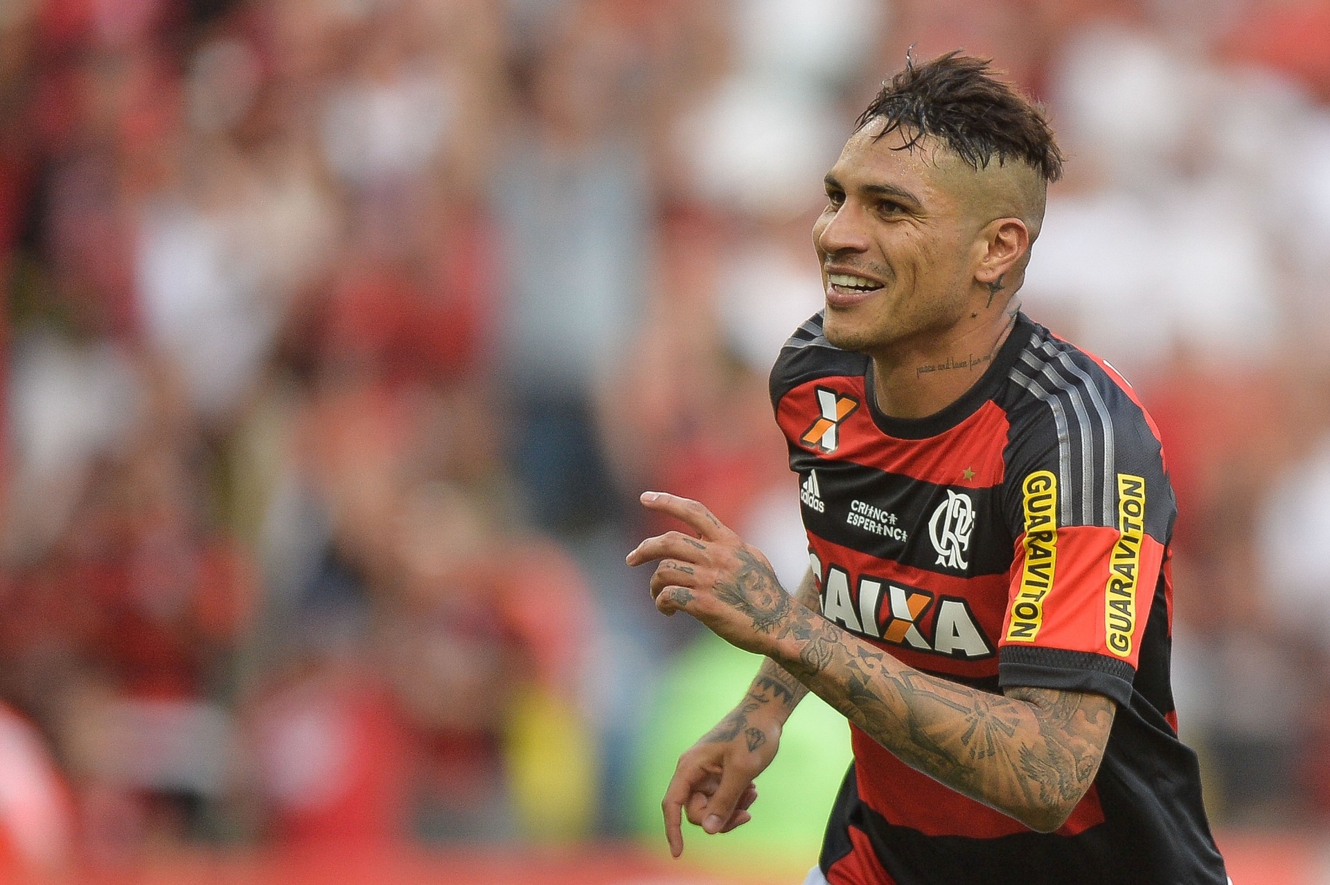 Guerrero comemora gol marcado pelo Flamengo na partida contra o São Paulo, no Maracanã - Pedro Martins/AGIF