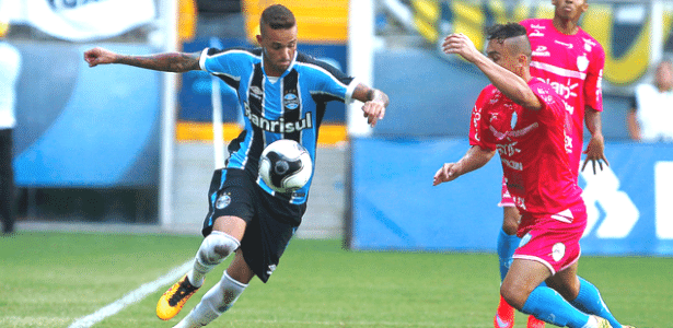 Atacante Luan deverá ficar afastado dos gramados por mais alguns dias - Lucas Uebel/Grêmio FBPA
