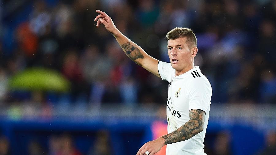 Toni Kroos em ação pelo Real Madrid - Juan Manuel Serrano Arce/Getty Images