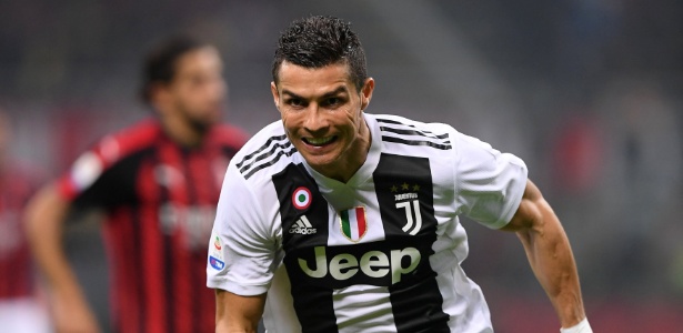 Cristiano Ronaldo fez o segundo gol da Juventus contra o Milan - ALBERTO LINGRIA/REUTERS