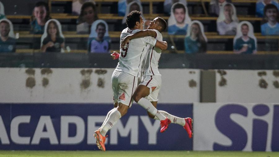 Fred comemora seu gol no jogo do Fluminense contra o Goiás, pelo Brasileirão - Lucas Merçon/Fluminense