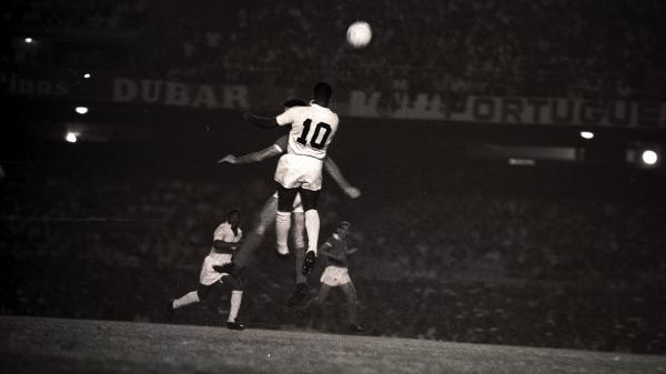 Contra o Fluminense, Pelé marcou a obra-prima que deu origem a expressão  gol de placa