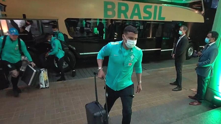 Thiago Silva, zagueiro da seleção, na chegada ao hotel em San Juan - Reprodução/CBF