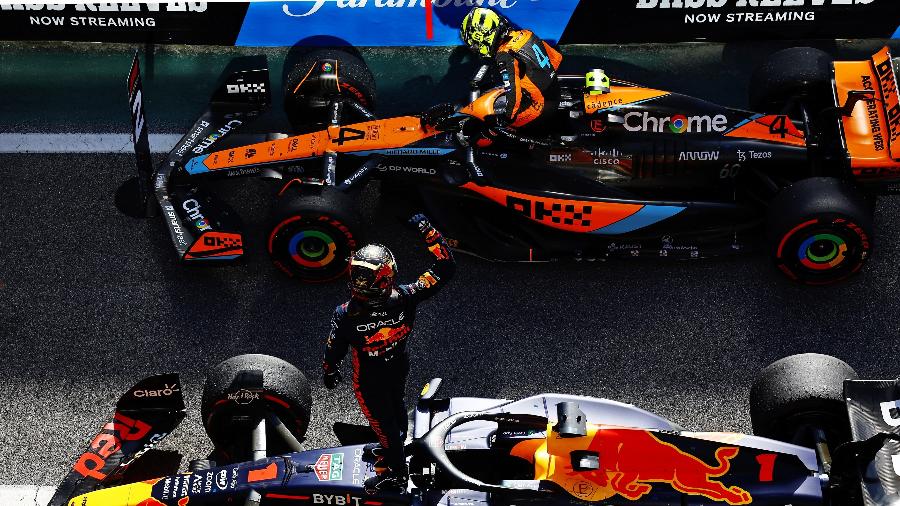 Max Verstappen celebra a vitória no GP São Paulo, seu segundo triunfo em Interlagos