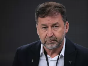 Corinthians: Diretoria vê SAF como parte de 'guerra política', diz Perrone