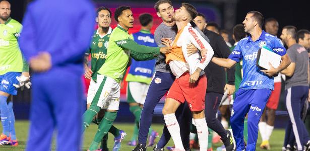 Árbitro esclarece expulsões em tumulto durante partida entre Bragantino e Palmeiras