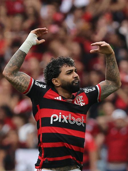 Gabigol comemora após marcar pelo Palmeiras no jogo contra o Vitória, pelo Brasileirão