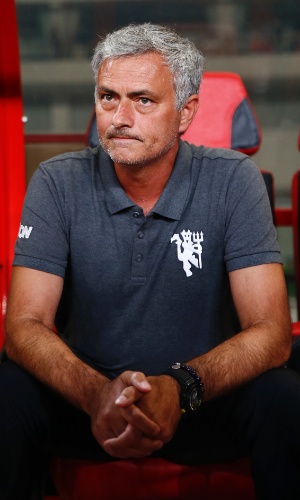 Técnico do United, Mourinho acompanha o amistoso contra Dortmund