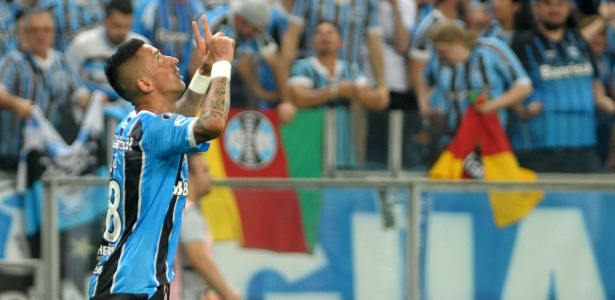 Centroavante fez o gol que garantiu vitória e classificação do Grêmio na Arena - Ricardo Rímoli/AGIF