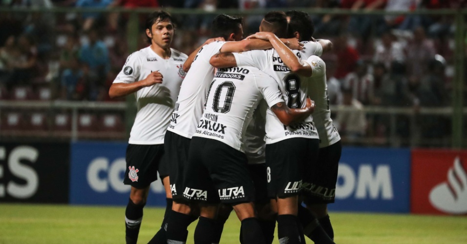 Copa Libertadores | Com 3 de Jadson, Corinthians goleia o Lara e se classifica