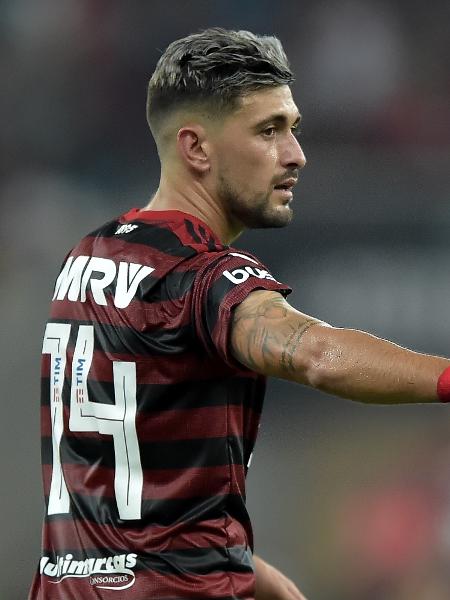 Arrascaeta, durante partida entre Flamengo e Internacional - Thiago Ribeiro/AGIF