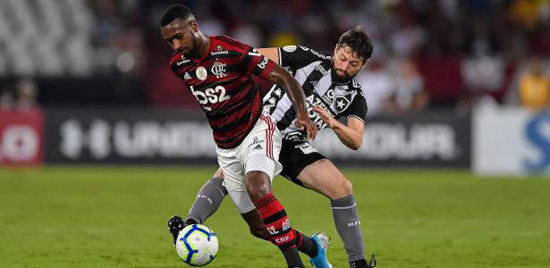 Campeonato Brasileiro | Fla vence Botafogo com gol no fim e mantém vantagem na liderança