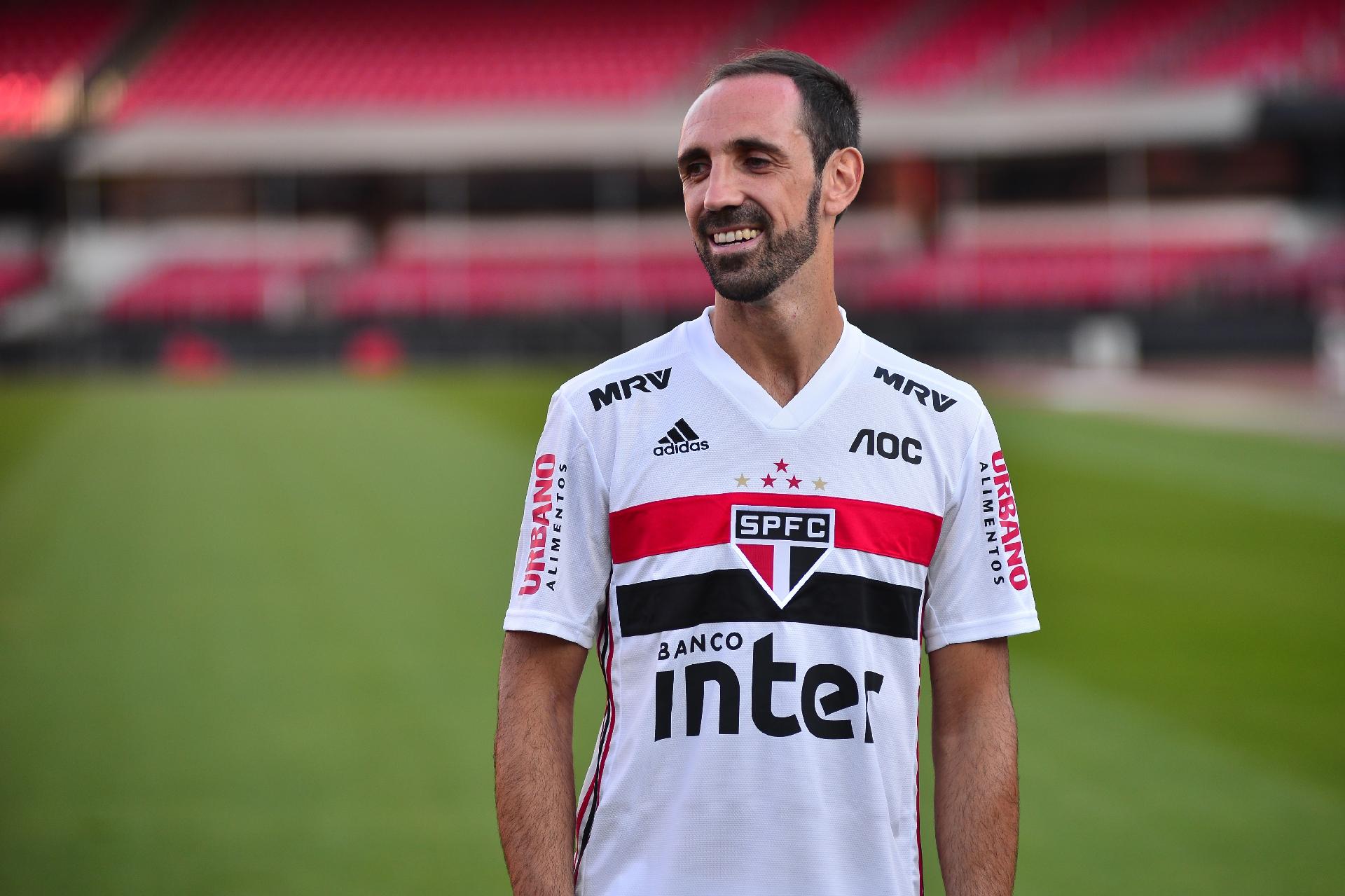 Diniz deu aval positivo para continuidade de Juanfran; entenda