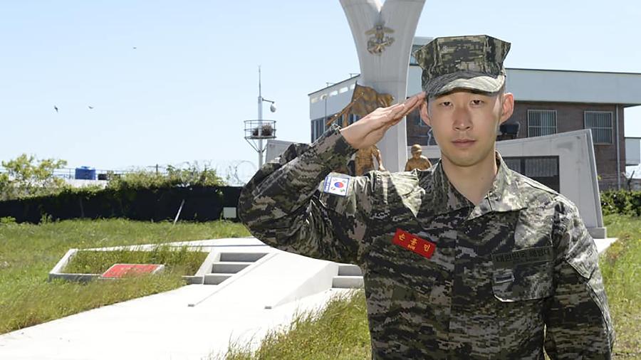 Son, jogador do Tottenham, realizou serviços militares na Coreia do Sul - Handout / Republic of Korea Marine Corps / AFP