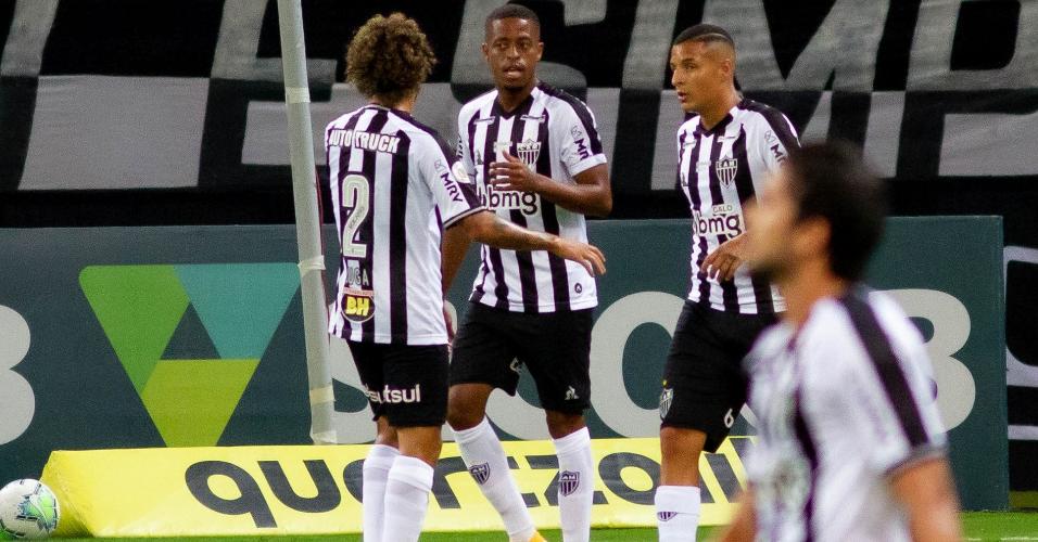 Jogadores do Atlético-MG comemoram gol de Keno contra o Flamengo, pelo Brasileirão 2020