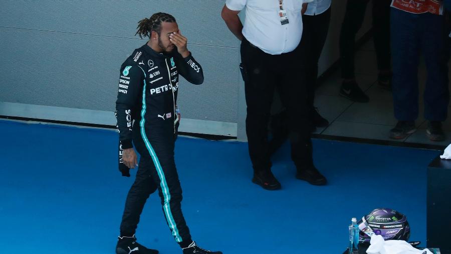 Lewis Hamilton, da Mercedes, após conquista da 100ª pole position da carreira - NACHO DOCE/REUTERS