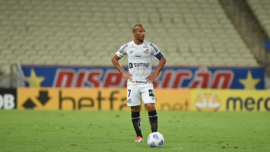 Carlos Sánchez no duelo Fortaleza x Santos - Ivan Storti/Santos FC