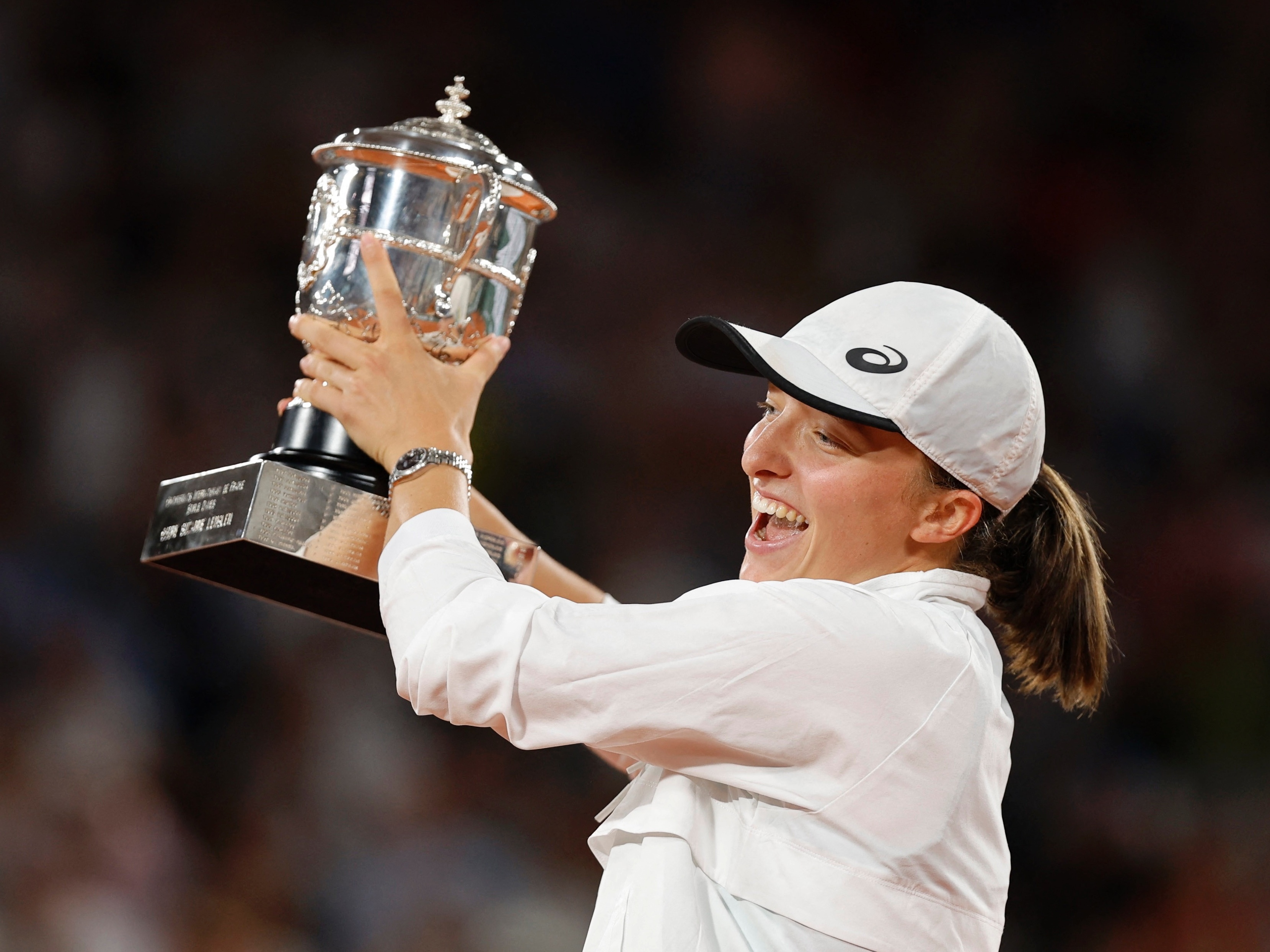 Iga Swiatek atropela Coco Gauff e conquista o bicampeonato em Roland Garros  - 04/06/2022 - UOL Esporte