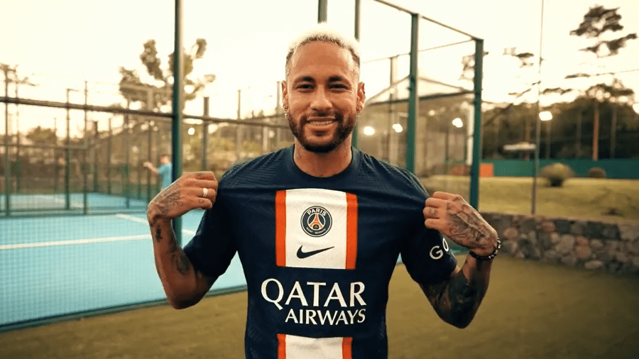 Neymar exibe nova camisa do PSG para a temporada de 2022/23 - Reprodução