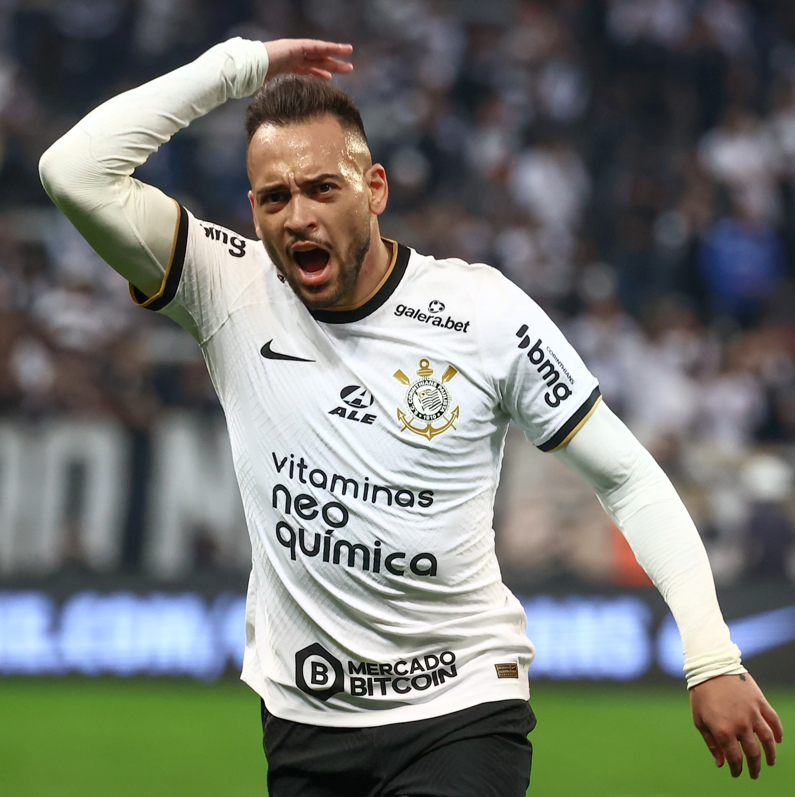 Corinthians quer segurar Maycon, mas vê crescer assédio europeu