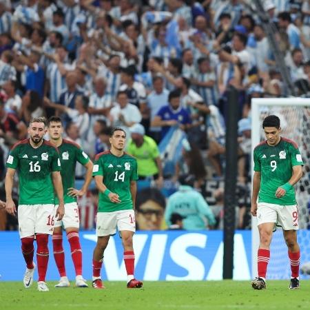 Jogadores do México após gol da Argentina, na Copa do Mundo - Alex Livesey/Getty