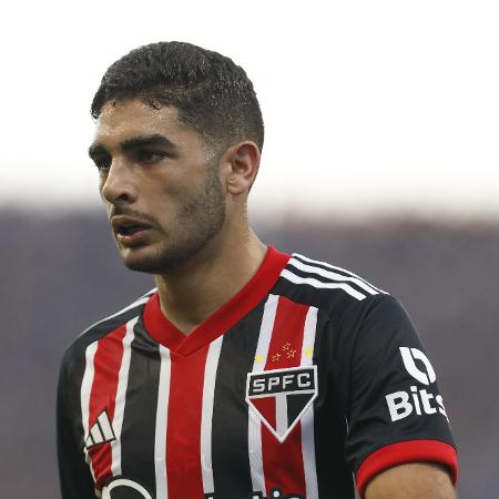 Michel Araújo, do São Paulo, durante partida contra o Corinthians pelo Campeonato Brasileiro