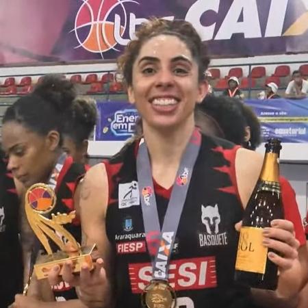 Aline Moura, do Sesi Araraquara, foi eleita MVP das finais da LBF - Reprodução