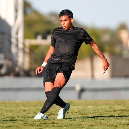 Kauê Furquim, atacante de 16 anos, é formado na base do Corinthians Kauê Furquim, atacante de 16 anos, é formado na base do Corinthians