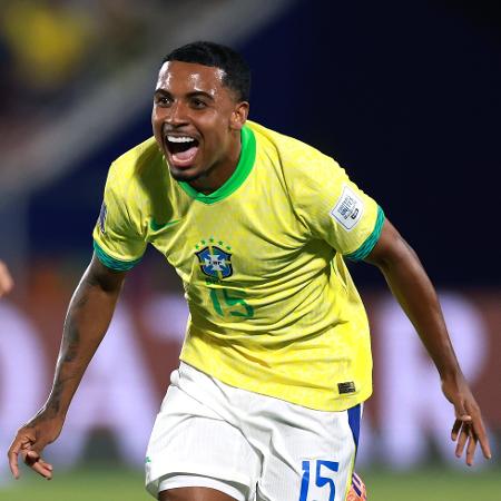 Rafael Coutinho comemora gol do Brasil contra o México na estreia do Mundial Sub-20 Rafael Coutinho comemora gol do Brasil contra o México na estreia do Mundial Sub-20