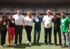 Visita da DFB ao Mineirão rende foto com camisa de seleção campeã mundial - Divulgação/Minas Arena