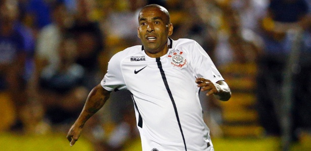 Atacante de 39 anos iniciou sua terceira passagem pelo Corinthians - Thiago Calil/Agif