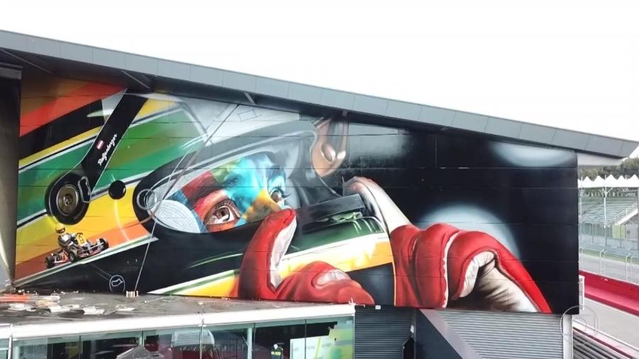Eduardo Kobra pinta mural dedicado a Ayrton Senna em ímola - Reprodução/TV Globo