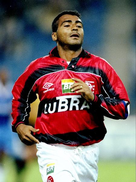 Romário em ação pelo Flamengo em 1995 - Ben Radford/Getty Images