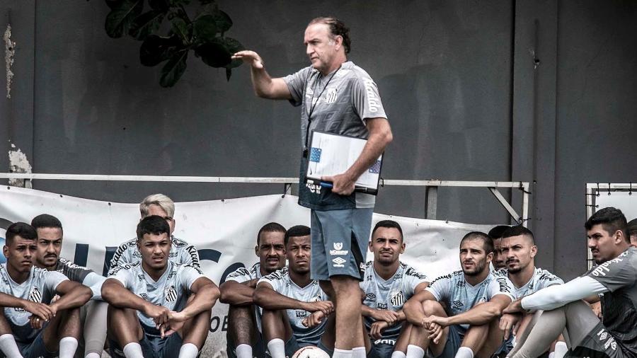 Cuca se reúnem com elenco no CT Rei Pelé - Ivan Storti/ SANTOS FC