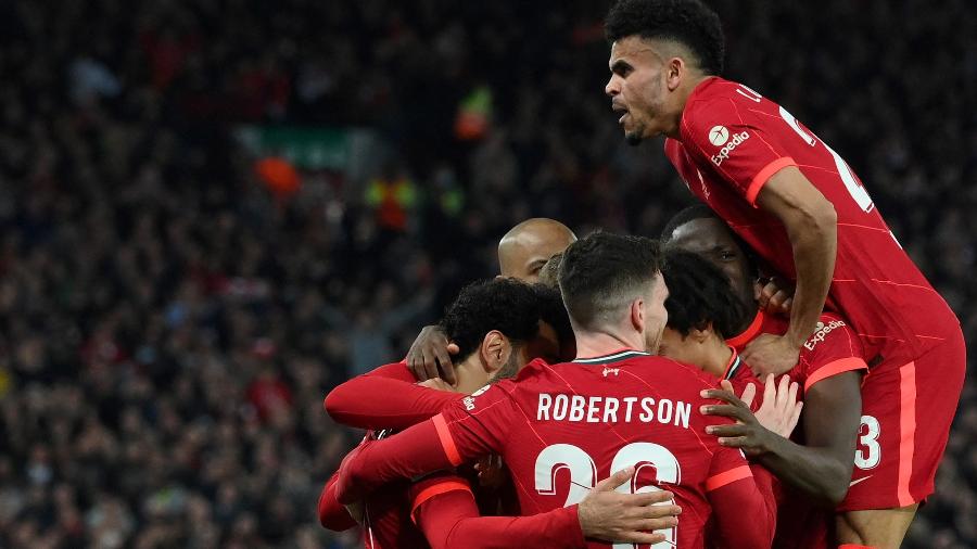 Jogadores do Liverpool comemoram gol na partida contra o Villarreal, válida pela Champions League - LLUIS GENE / AFP