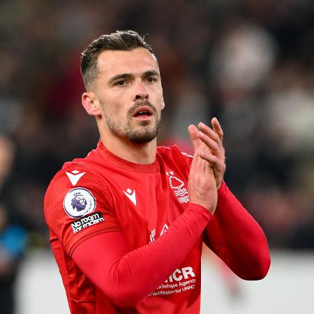 Harry Toffolo, zagueiro do Nottingham Forest, é investigado por apostas esportivas na Inglaterra