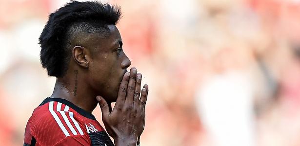 Flamengo tem sete jogadores em reta final de contrato; veja a situação de  cada um