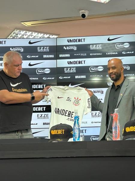 Fabinho Soldado, na apresentação no Corinthians