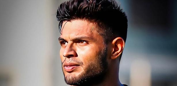 Gol do Meio Campo de Ex-Corinthians e Cruzeiro Motiva Indicação ao Puskás