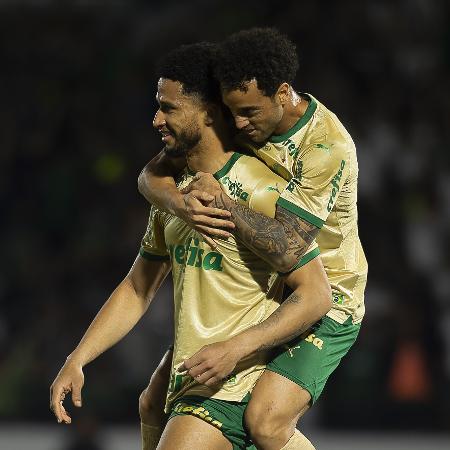 Murilo e Felipe Anderson comemoram gol do Palmeiras diante do Cuiabá no Campeonato Brasileiro